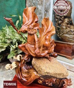 Tượng Đạt Ma ôm đá tự nhiên gỗ hương Việt TĐM06