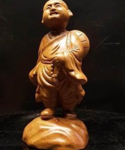 Tượng tiểu đồng An nhiên vô tư tự tại gỗ bách xanh TCT03