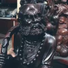 Tượng Đạt Ma Sư tổ Quẩy thiền trượng gỗ trắc đỏ đen liền khối TĐM08