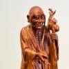 Tượng La Hán Trường Mi Gỗ Sưa Bắc Nghệ Nhân Đục TLH01 4 Tượng La Hán Trường Mi Gỗ Sưa Bắc Nghệ Nhân Đục TLH01