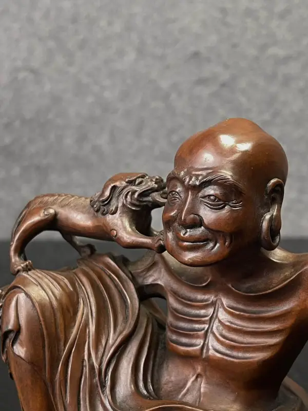 Tượng La Hán Hí Sư Gỗ Hoàng Dương Bày Thư Phòng TLH02 Tượng La Hán Hí Sư Gỗ Hoàng Dương Bày Thư Phòng TLH02