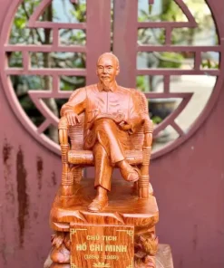 Tượng Bác Hồ Ngồi Đọc Sách Gỗ Hương TBH06